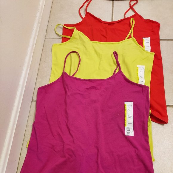 Time and Tru Tank Bundle NWT - Picture 1 of 6